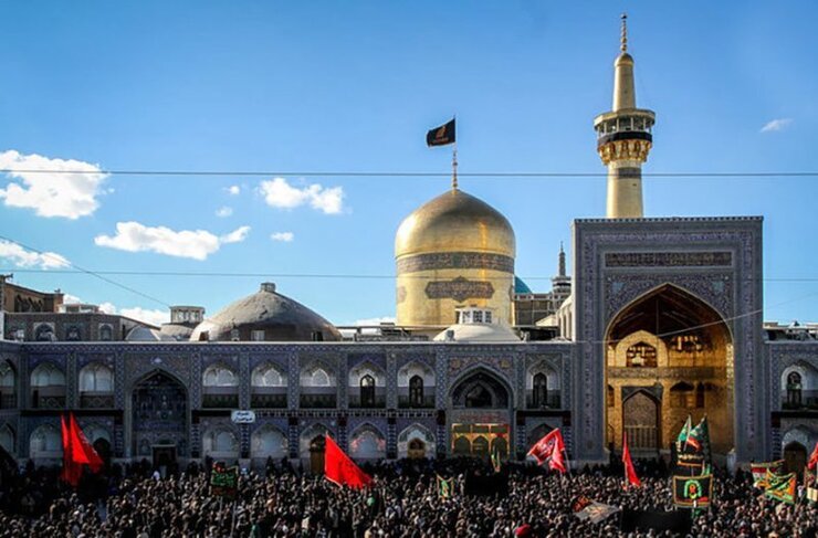 در آستانه تاسوعا و عاشورای حسینی، معاون تبلیغات اسلامی آستان قدس رضوی ویژه برنامه‌های عزاداری و سوگواری این ایام را تشریح کرد و از آمادگی خادمان آستان ملکوتی حضرت رضا (ع) برای میزبانی از عزاداران خبر داد.