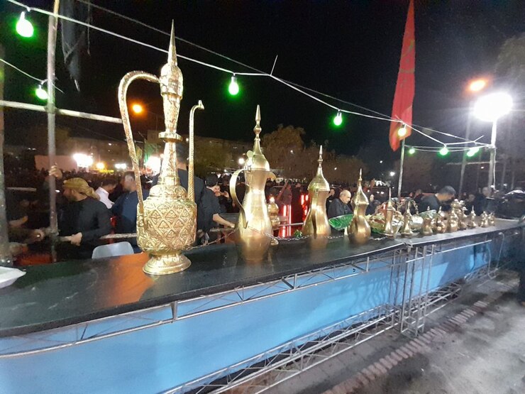 اینجا شهرک بهشتی، آبادان شهر مشهد است و خوزستانی‌های مقیم مشهد در این شهرک از اول محرم خانه هایشان را حسینیه و سرتاسر شهرک خیمه‌های عزاداری بر پا می‌شود.