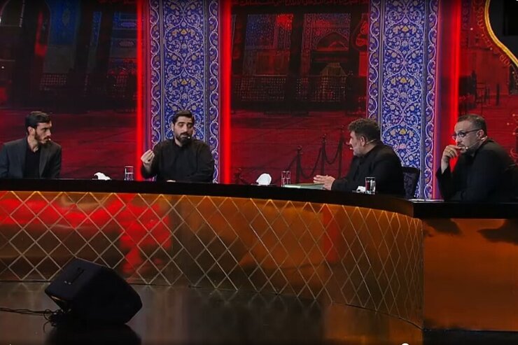 برنامه حسینیه معلی با مداحی یک جانباز دو دست قطع، تبدیل به روضه‌ی مجسم شد و مداحان شروع به روضه خوانی کردند.