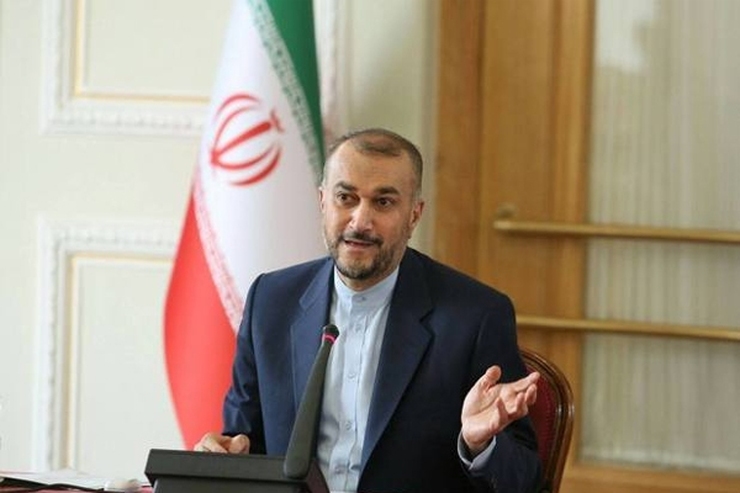 امیرعبداللهیان وزیر امور خارجه کشورمان که در جلسه رسمی کمیسیون امنیت ملی و سیاست خارجی مجلس حاضر شده بود، گفت: موافقتنامه همکاری بیست ساله با روسیه فعلا در مرحله بررسی میان دو کشور قرار دارد و در صورت تایید نهایی حتما باید به تصویب مجلس شورای اسلامی برسد.