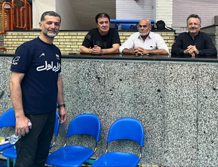 جمشید هاشم پور می گويد از اینکه جوانان والیبال ایران در جهان درخشیده اند، خوشحال است.