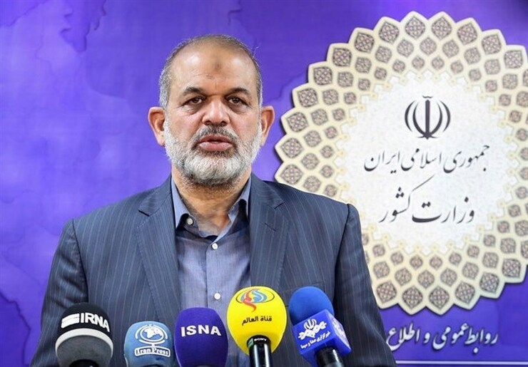 وزیر کشور با بیان اینکه تدابیر لازم در گذرگاه‌های مرزی کشور برای برگزاری حماسه بزرگ پیاده روی اربعین اتخاذ شده است، گفت: هیچگونه مشکلی در مرز‌های ایران برای خروج زائران اربعین وجود ندارد.