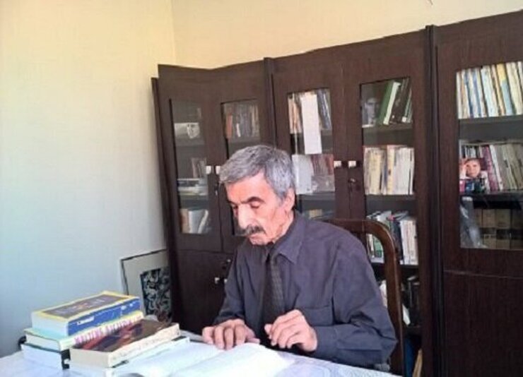سخت می‌شود قفسه‌های کتابخانه یک اهل ادبیات داستانی ایرانی را نگاه کرد و ترجمه‌ای از احمد گلشیری در آن ندید.