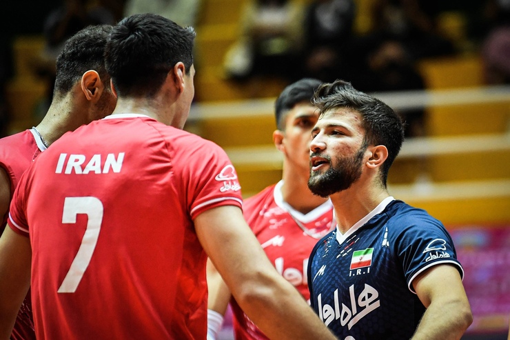 تیم ملی جوانان ایران در نخستین گام رقابت‌های کنفدراسیون والیبال آسیا به مصاف تیم پاکستان رفت و حریف خود را سه بر یک شکست داد.