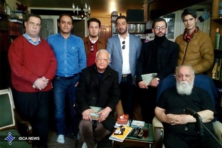 صبح امروز خبر درگذشت استاد هوشنگ ابتهاج منتشر شد و فارسی زبانان جهان در کشور‌های مختلف به این خبر و فقدان ایشان واکنش نشان دادند. در این گزارش صبحت‌های سایه را در دیدار با جمعی از فرهیختگان افغانستانی که در سال ۱۳۹۴ انجام شد منتشر کرده‌ایم.