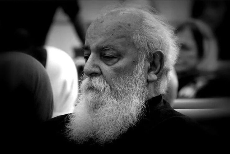 امیر هوشنگ ابتهاج، متخلص به ه. ا. سایه، شاعر نام آشنای ایرانی که بدون شک اغلب ما شعر «ارغوان» او را خوانده و یا با صدای دلنشینش شنیده‌ایم، امروز در ۹۴ سالگی در شهر کلن آلمان درگذشت.