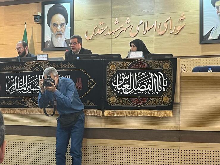 امروز، ۲۰ مرداد، شورای اسلامی شهر مشهد میزبان اهالی رسانه به‌مناسبت روز خبرنگار بود. خبرنگاران نیز به ارائه پیشنهادها، دغدغه‌ها و انتقاد‌های خود پرداختند.