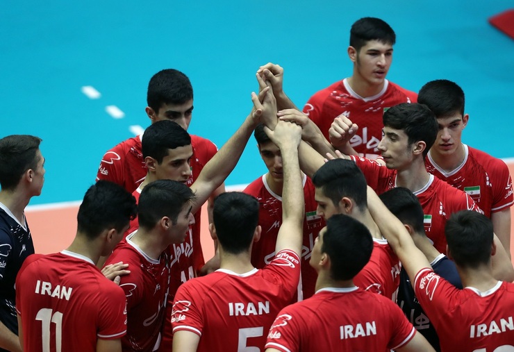 روز سه‌شنبه ۲۵ مرداد و همزمان با دیدار تیم‌های ایران و چین، در مرحله مقدماتی مسابقات قهرمانی مردان زیر ۱۸ سال آسیا از نسل جدید والیبال ایران رونمایی می‌شود.
