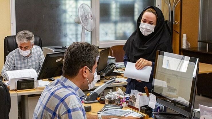 رئیس کمیسیون اجتماعی مجلس، با انتقاد از عدم حضور نمایندگان دولت در جلسات بررسی طرح ساماندهی استخدام دولت با بیان اینکه مجلس به وظیفه خود در جهت تضمین آینده شغلی جوانان عمل خواهد کرد، از دولت خواست تا در این مسیر با آن‌ها همراه شود.