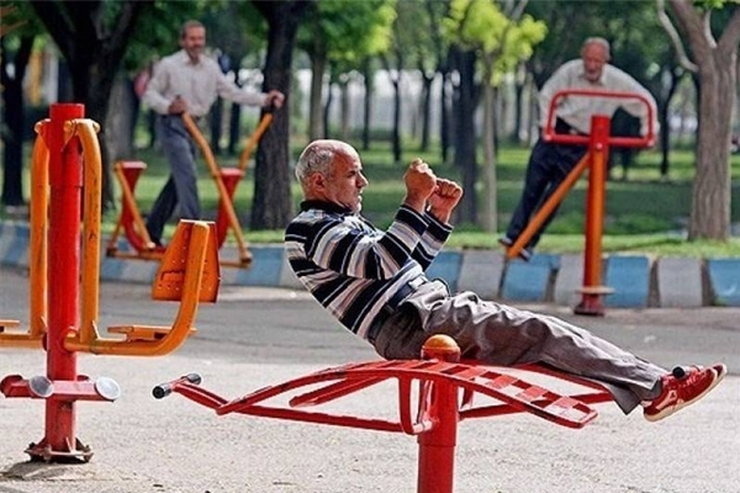 معاون بهداشت وزارت بهداشت با بیان اینکه در بحث کمیت زندگی شاهد رشد چشمگیر امید به زندگی در افراد جامعه هستیم، گفت: اکنون باید تلاش خود را به ارتقای کیفیت زندگی معطوف کنیم.