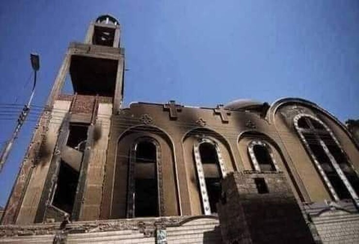 منابع مختلف در مصر از کشته و زخمی شدن ۸۰ نفر در نتیجه وقوع آتش سوزی در یک کلیسای واقع در مرکز این کشور خبر می‌دهند.