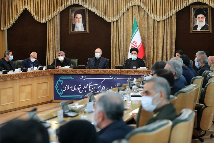 سخنگوی هیات رئیسه مجلس با اشاره به نشست مشترک دولت و مجلس، گفت: طرح مباحث مرتبط با مسائل معیشتی و اقتصادی محور این نشست مشترک بود و در نهایت تصمیماتی اتخاذ شد که قطعا به حل گره‌های معیشتی مردم و ارتقای روابط دو قوه کمک خواهد کرد.