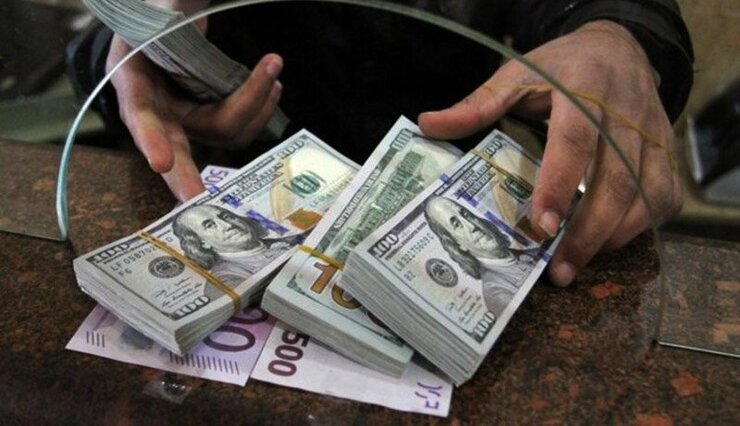 قیمت دلار امروز دوشنبه ۲۴ مرداد ۱۴۰۱، با تداوم فرایند کاهشی، پس از مدت‌ها به کانال‌ها ۲۹ هزار تومانی وارد شده است. اخبار و سیگنال‌های موثر بر بازار دلار را بخوانید.