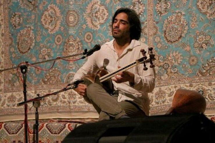 قرار بود اجرای بعدی علی قمصری (آهنگ‌ساز و نوازنده‌ی تار) در عربستان باشد، اما به دلیلِ مخالفتِ این کشور با حضور علی قمصری این اجرا لغو شد.