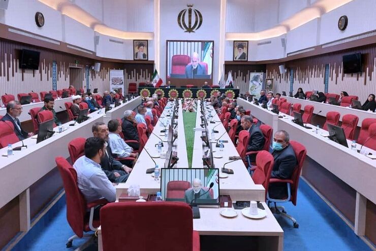 استاندار خراسان رضوی گفت: علاوه بر شاخصه‌های مشترک در جامعه ایثارگران و اهل جبهه و جنگ، مبارزه و استقامت با اتکا به اعتقادات و انگیزه‌های اسلامی در قلب دشمن شاخصه ویژه آزادگان است.