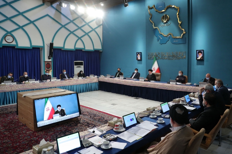 هیات وزیران در اجرای تکلیف قانونی مندرج در تبصره (۳) ماده (۴۳) قانون حمایت از خانواده و جوانی جمعیت، پیشنهاد وزارت بهداشت، درمان و آموزش پزشکی درخصوص ضوابط پوشش بیمه‌ای خدمات ناباروری و مراقبت‌های دوران بارداری را تصویب کرد.