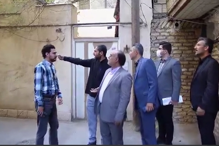 شروندان ساکن در محله نهضت و یوسفیه از ساخت و سازهای غیرایمنی و کمبود فضای جای پارک گلایه دارند.