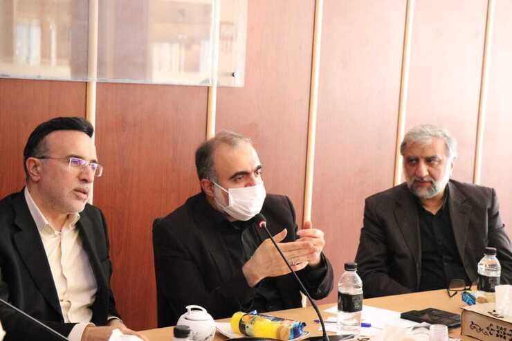 معاون وزیر صنعت، معدن و تجارت گفت: حمایت از تولید داخل و رفع موانع اقتصادی مهمترین اولویت‌های وزارت صمت است. به بخش خصوصی هم اعتماد و هم باور داریم و بدون همراهی و تصمیم گیری با یگدیگر، راهی برای عبور از شرایط جدید نداریم.