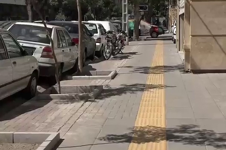 با همفکری مردم و شهردار منطقه ۴ مشهدمقدس، پیاده‌رو‌های خیابان حسینی محراب بهبود خواهند یافت.