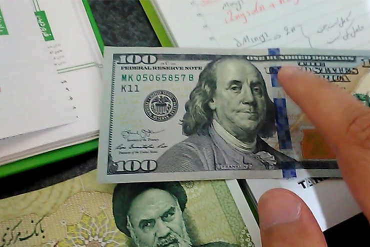 رییس پلیس پایتخت از کشف ۱۰ میلیون دلار تقلبی خبر داد و گفت: این افراد در این باند قصد داشتند بالغ بر ۱۰ میلیون دلار جعلی را وارد بازار کنند که پیش از این اتفاق دلار‌ها کشف شد. همچنین در این خصوص سه نفر نیز دستگیر شدند.