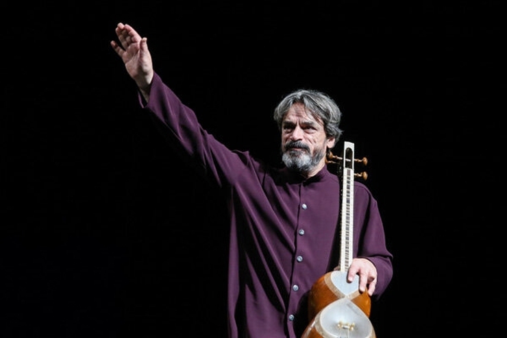 نی‌نوا آلبومی از حسین علیزاده نوازنده و موسیقی‌دان ایرانی است که در ۱ مهر ۱۳۶۲ توسط مؤسسهٔ فرهنگی هنری ماهور پخش شد.