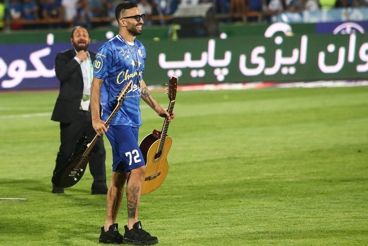 باشگاه استقلال بعد از آن‌که نتوانست ارسلان مطهری را برای لغو قرارداد راضی کند، احتمالا به صورت یکطرفه قرارداد این بازیکن را فسخ می‌کند.