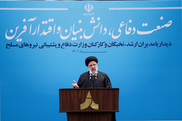 رئیس‌جمهور: تا یک قدمی ساخت هواپیمای مسافربری رسیدیم| دست مستکبران از منطقه قطع خواهد شد