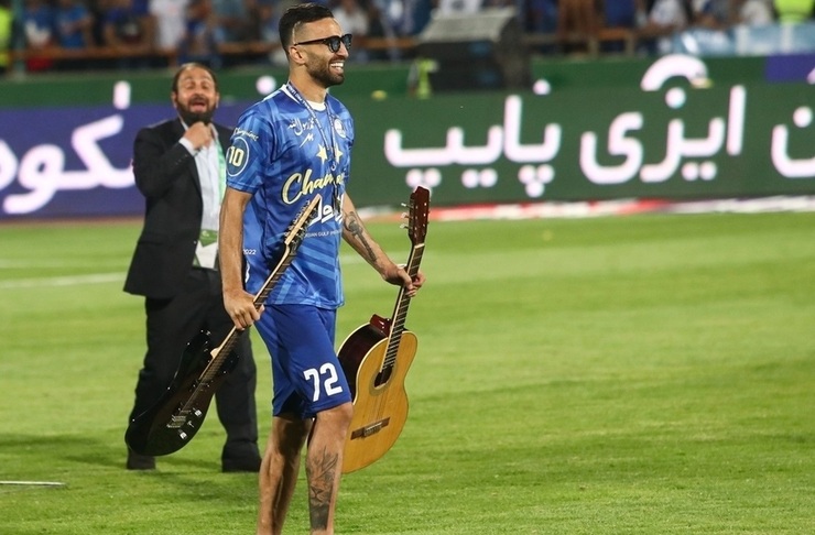 در خصوص ارسلان مطهری شنیده می‌شود او می‌خواست شب گذشته با استقلال فسخ کند و راهی پرسپولیس شود.