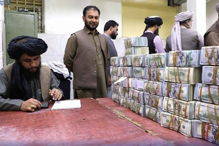 روز گذشته و همزمان با نشست بین المللی تاشکند با موضوع افغانستان، آمریکا بار دیگر وعده‌هایی را درباره آزاد سازی میلیاردها دلار پول بلوکه شده مردم افغانستان را مطرح کرد اما رسانه ها و تحلیل گران افغانستان همچنان با نگاه تردید به این وعده های تگراری می‌نگرند.