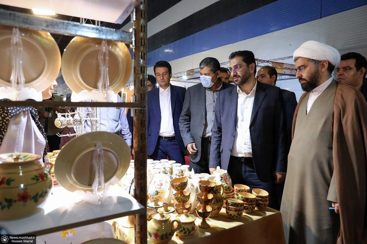 شهردار مشهد گفت: ایجاد بازار‌های موقت و دائم برای فروش محصولات خانگی از سمت مدیریت شهری ادامه پیدا خواهد کرد، زیرا ما حمایت از صنایع‌دستی و مشاغل خانگی را وظیفه خودمان می‌دانیم.