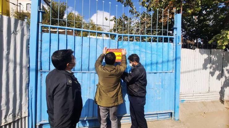 انبار‌های ضایعات در محدوده شهری مشهد مقدس با هماهنگی دستگاه محترم قضا و نیروی محترم انتظامی برخورد قانونی با واحد‌های متخلف در حال اجرا است.
