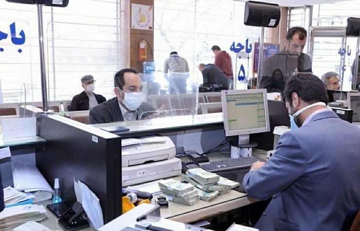 در بررسی سرفصل‏ تسهیلات اعطایی بانک‌ها و با تفکیک دریافت‏ کنندگان وام به اشخاص حقیقی، حقوقی و کارکنان، مجموع حجم وام‏ اهدایی بانک‌ها به کارکنان خود درمجموع ۲۰ بانک مورد بررسی بالغ بر ۶۷ هزار میلیارد تومان بوده است.