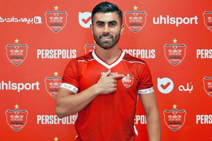 جذب هافبک ذوب آهن از سوی پرسپولیس یک انتقال جنجالی محسوب می‌شود انتقالی که سرنوشت آن را مراجع قضایی فدراسیون فوتبال باید تعیین کنند.