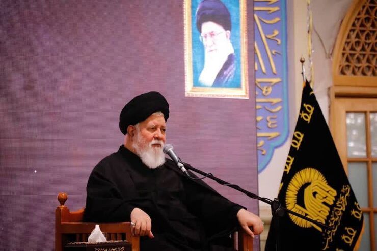 آیت الله سید احمد علم الهدی با بیان اینکه در دوره امام سجاد (ع) ترس مردم از شقاوت دستگاه یزیدی در جامعه ایجاد شده بود گفت: کربلا با پیگیری امام سجاد (ع) به شکل یک انقلاب درآمد.