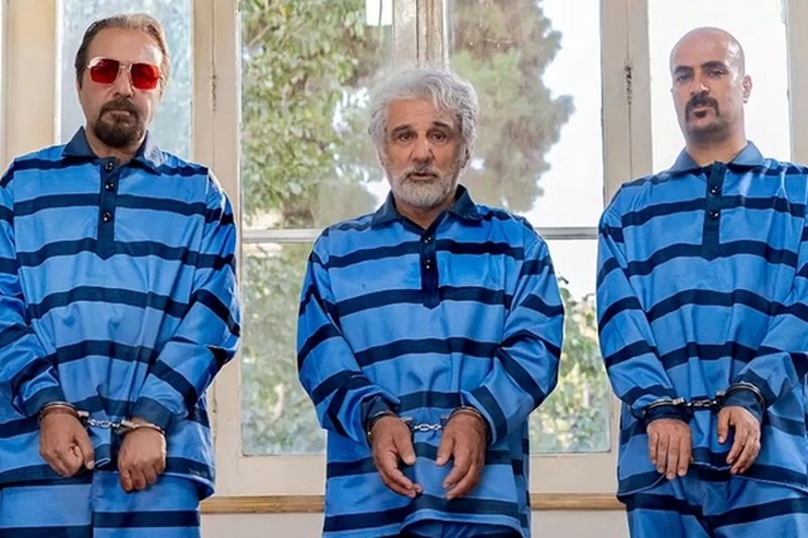 فیلم انفرادی با بازی بازیگر مشهد خود یعنی رضا عطاران توانست رکورد فیلم دینامیت را بشکند و تبدیل به پرفروش‌ترین فیلم تاریخ سینمای ایران شود.