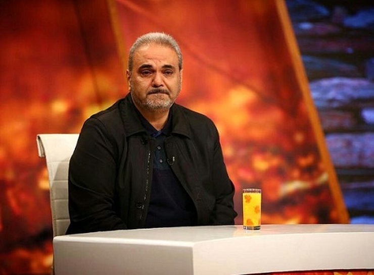 جواد خیابانی در واکنش به هرج و مرج در مراسم رونمایی از جام جهانی در تهران گفت: اصلا خاک بر سر من!