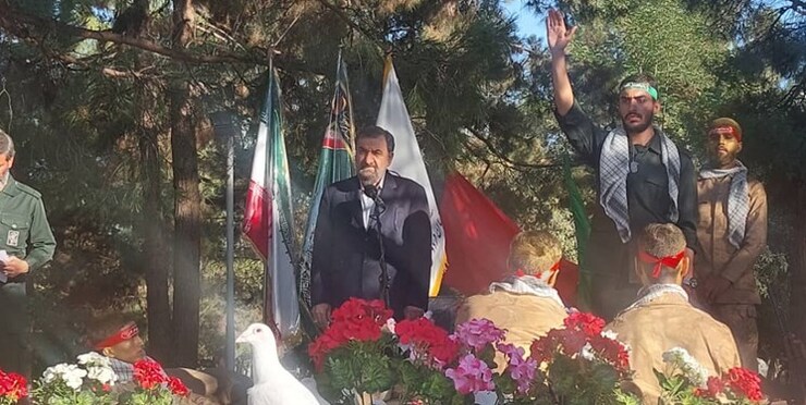عصر امروز، سردار محسن رضایی از فرماندهان هشت سال دفاع مقدس و معاون اقتصادی رئیس جمهوری، در مراسم بزرگداشت شهید محمود کاوه حضور یافت. این رویداد در بهشت رضا(ع) مشهد مقدس برگزار شد.