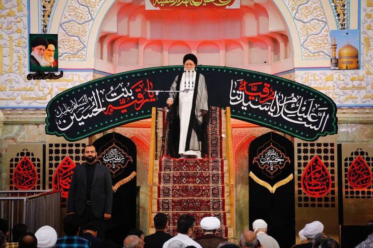 آیت‌الله سید احمد علم‌الهدی در خطبه سیاسی نماز جمعه این هفته که در رواق امام خمینی (ره) حرم مطهر رضوی برگزار شد، با اشاره به فرارسیدن سالروز شهادت حضرت رقیه خاتون (س) اظهار کرد: امروز همچنین سالروز شهادت سرلشکر شهید، محمود کاوه نیز هست که از فرماندهان غیور و دلاور جبهه‌های جنگ تحمیلی بود و امیدواریم که برکات و رحمات الهی از جمع و عبادت ما به روح پرفتوح این شهید بزرگوار خیر و نثار شود.