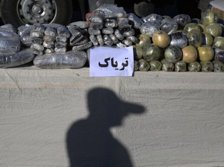 رئیس پلیس مبارزه با مواد مخدر خراسان رضوی از کشف ۶۴ کیلوگرم تریاک در مشهد خبر داد.