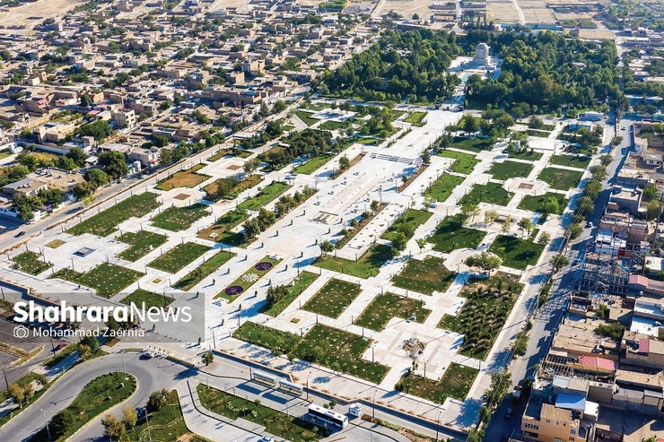 بخت یار توس بوده است که فردوسی بزرگ در درخشان‌ترین دوره تاریخی آن می‌زیسته و در شرایطی مطلوب توانسته شاهنامه را بسراید. جاودانه اثری که با تاریخ این دیار چنان در هم تنیده‌اند که حکم تار دارند و پود.