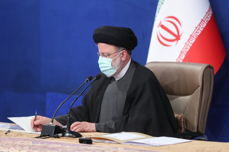رئیس جمهور «قانون اصلاح بند «ز» تبصره (۱) قانون بودجه سال ۱۴۰۱ کل کشور» را برای اجرا به وزارت نفت و سازمان برنامه و بودجه ابلاغ کرد.