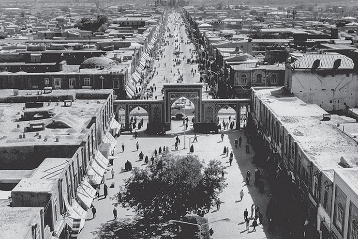 یکی از سنت‌های خوب مدیران فرهنگی ایران زمین از آن زمان که تقویم خورشیدی در کشور رایج شده تاکنون، اختصاص روز‌های سال به افراد و مشاغل مختلف به منظور پاسداشت خدمات آنان است. سیزده شهریور هم که بنابر اسناد موجود، محتمل‌ترین روز بین روز‌های احتمالی برای تولد نابغه بزرگ ایرانی و البته خراسانی و دانشمند پیشتاز علوم مهندسی، ابوریحان بیرونی است، با توجه به جایگاه وی در ایجاد اصول نخستین فن نقشه کشی و نقشه برداری به فعالان این حوزه اختصاص پیدا کرده و روز «مهندسی نقشه برداری» نام گذاری شده است.