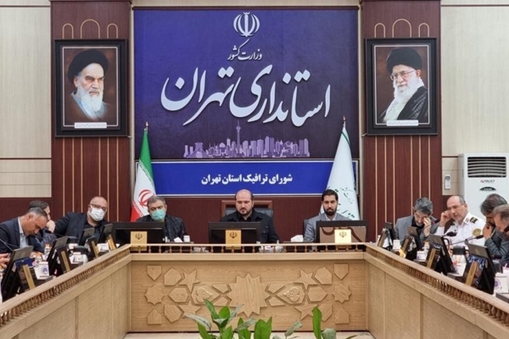 در جلسه شورای ترافیک از اول مهرماه طرح شناورسازی ساعت کاری ادارات، بانک ها و مدارس تصویب شد.