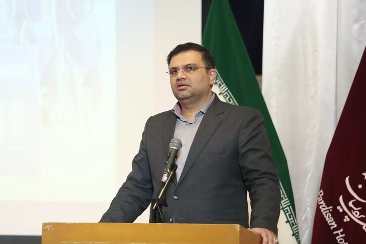 رییس هیات فوتبال خراسان رضوی گفت: از تمام آقایان خواهش کردیم تا یکی از بنگاه‌های اقتصادی بزرگ خراسان رضوی را پای کار آورده تا با آنان مذاکره کنیم، اما حاضر نشدند یک حرکت کوچک برای فوتبال خراسان رضوی انجام دهند.