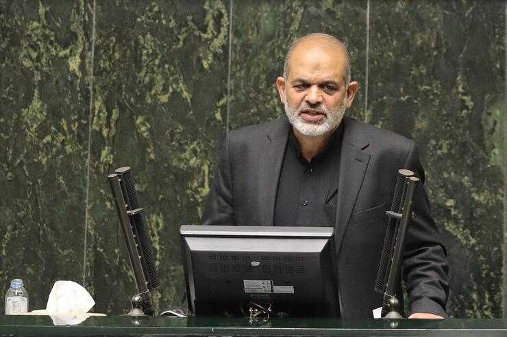 وزیر کشور با بیان اینکه ۱۰ هزار قرارداد برای تامین حمل و نقل عمومی شهری با شرکت‌های داخلی بسته شده است، گفت: به صورت جدی نوسازی حمل و نقل عمومی شهری در دستور کار قرار دارد.
