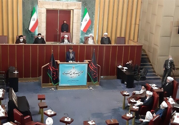 رئیس مجلس خبرگان رهبری گفت: بر همه زائرین لازم است هوشیاری لازم را در برابر توطئه‌های آمریکایی و اسرائیلی داشته باشند و اجازه ندهند برخی اختلافات و مسائل سیاسی به این اجتماع عظیم ضربه وارد کند.