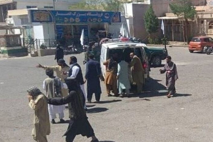 داعش مسئولیت حمله به مسجد گازرگاه شهر هرات در غرب افغانستان را برعهده گرفت. در این حمله ۱۸ تن جان باختند و ۲۳ تن دیگر زخمی شدند.