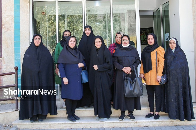 تعدادی از بانوان فعال در حاشیه شهر مشهد از مشکلاتشان در حوزه کسب و کارهای خانگی می‌گویند.