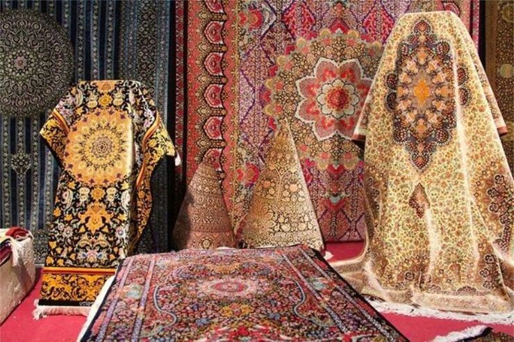 نماینده مردم مسجدسلیمان در مجلس گفت: برخی کشور‌های همسایه همچون ترکیه و حتی افغانستان فرش تقلبی به اسم برند ایرانی تولید می‌کنند بنابراین باید با رونق صنعت فرش جلوی ادامه این روند را گرفت.