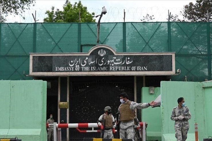 سفارت جمهوری اسلامی ایران در کابل اعلام کرد که به محض اعلام آمادگی دولت عراق مبنی بر پذیرش زائران افغانستانی از طریق مرزهای زمینی آن کشور، در کوتاه ترین زمان ممکن روادید زیارتی دوبار ورود برای آنان صادر خواهد کرد.